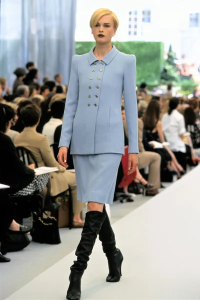 Look 18